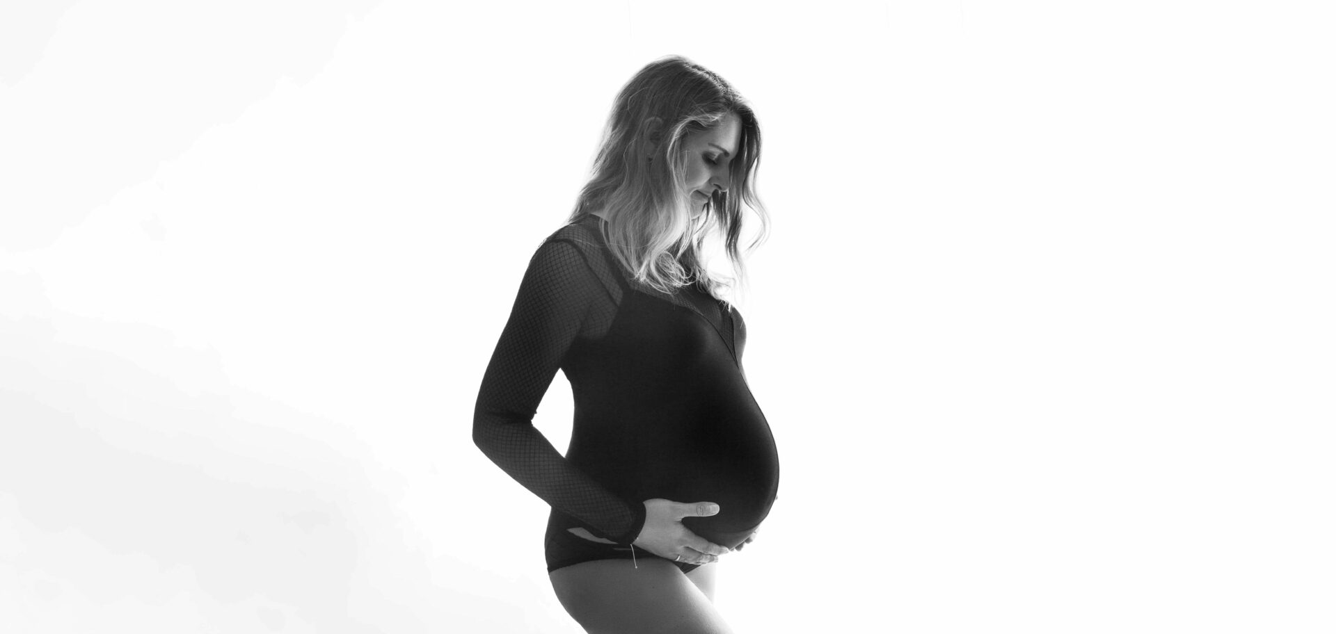 81_Andrea Babybauch Photoshooting_loveberry_14Jan2021_Quer3